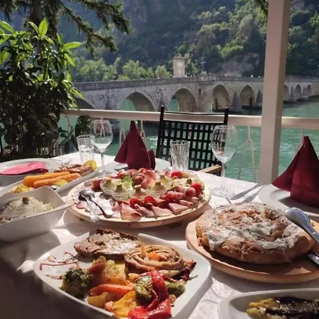 Hotel Visegrad Ξενοδοχείο 3*